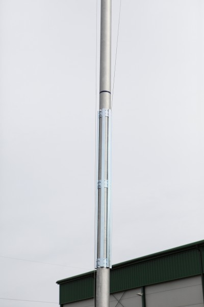 Polanik Wind Protection for two Cage Posts